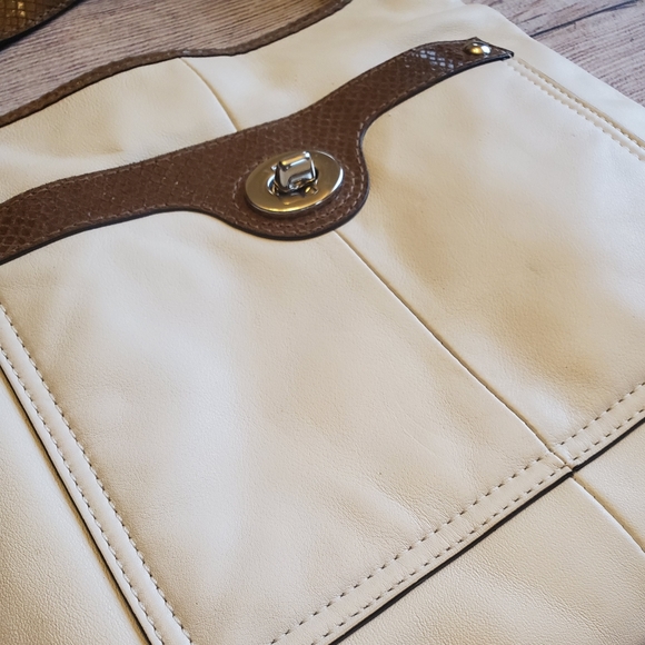 Coach Penelope Cross body - Picture 7 of 7